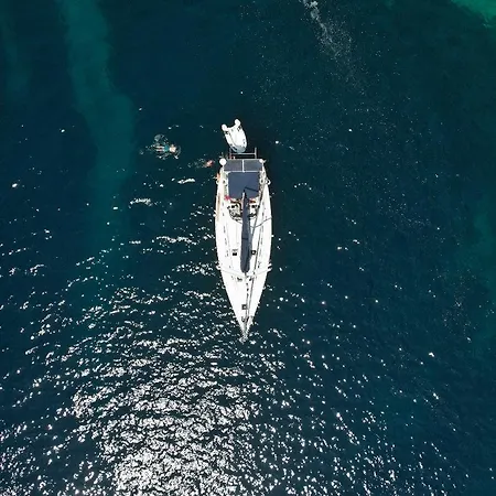 아파트 Bikini Kariótai