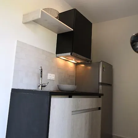 아파트 Bikini Kariótai